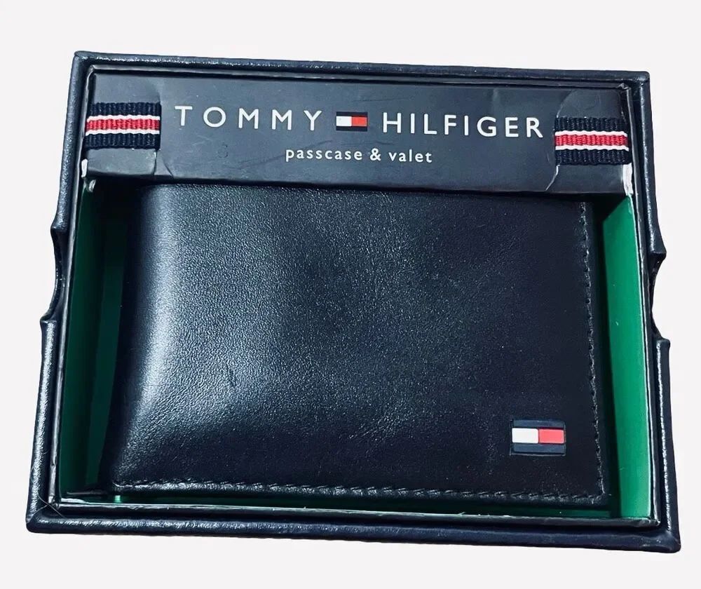 Tommy Hilfiger Men’s Passcase Wallet NWT
